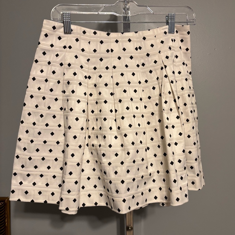 Banana Republic White and Black Diamond Skirt Size 4